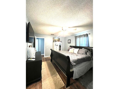 Enjoy lakefront living in Baymeadows with this 4-bedroom home - photo 18