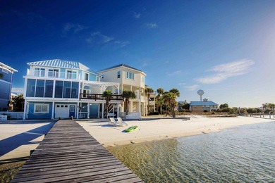 This stunning 4 bedroom, 3.5 bath waterfront home is perfectly - photo 1