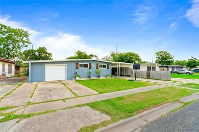 Welcome to 3910 Lincoln Dr, a move-in ready home with major - photo 1