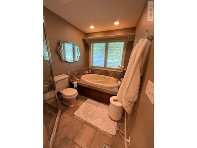 Welcome home to this spacious and beautifully maintained - photo 15