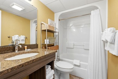Welcome to Caravelle Resort, one of Myrtle Beach's most iconic - photo 18