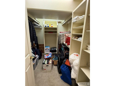 Welcome home to this spacious and beautifully maintained - photo 24