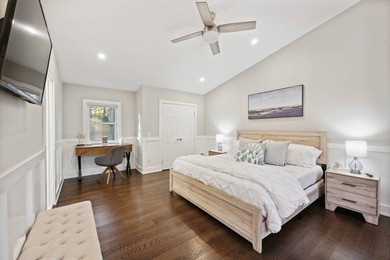 Welcome to 10 Winterberry Lane, where every detail exudes luxury - photo 8
