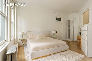 Perched on a high floor, soaring above height-restricted SOHO - photo 8