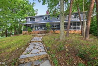 Private 3 bed, 4 bath home with 2 bonus rooms for additional - photo 1