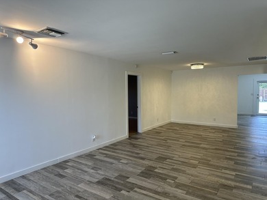 Welcome to this beautifully renovated 5-bedroom, 3-bathroom home - photo 13