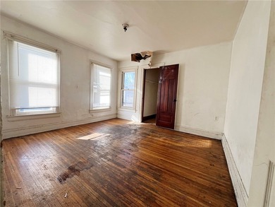 Opportunity Awaits in the City of Rochester! Bring your vision - photo 16