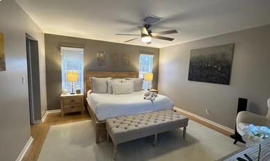 Welcome to this beautifully renovated 5-bedroom, 3-bathroom home - photo 35