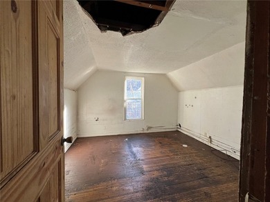 Opportunity Awaits in the City of Rochester! Bring your vision - photo 36