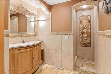 Experience high-end, turn-key, low-maintenance lake living on - photo 14