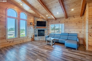 Stunning 2 story luxury home with incredible views of the ocean - photo 15