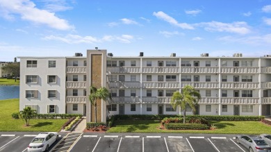 Lake Condo For Sale in Boca Raton, Florida