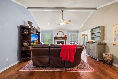 New to the market, this beautifully appointed three bedroom, two - photo 8