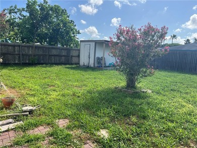 Great home located in Flour Bluff school district. Has three - photo 11