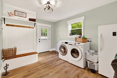 Country living on the edge of town! This 3 bedroom 2 bath home - photo 40