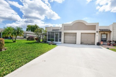 Lake Home For Sale in Boca Raton, Florida