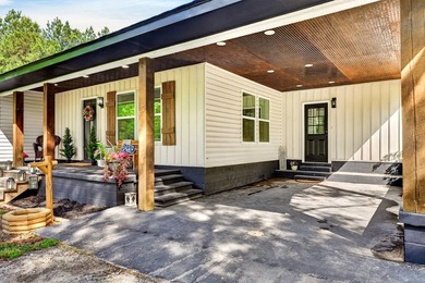 Country living on the edge of town! This 3 bedroom 2 bath home - photo 42