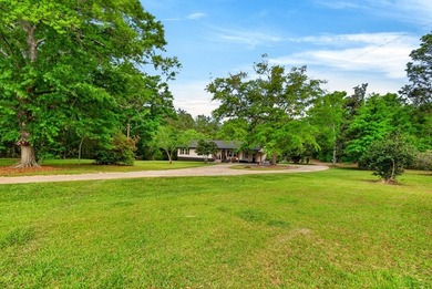 Country living on the edge of town! This 3 bedroom 2 bath home - photo 45