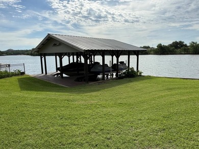 Welcome to 110 Bluebonnet Circle and experience lake living at - photo 7
