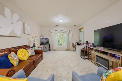 Welcome to Unit 202 of the Greenway Terrace Condominiums in the - photo 5