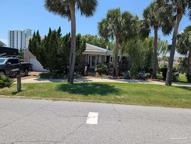 Located in Villa Sabine Subdivision on a large corner lot with - photo 1