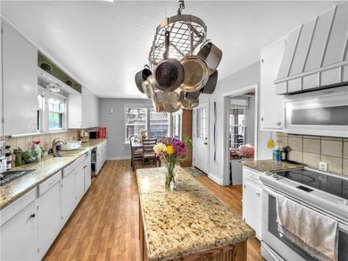 Charming One-of-a-Kind Home with Private Guest House - Over 1 - photo 9