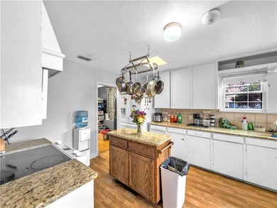 Charming One-of-a-Kind Home with Private Guest House - Over 1 - photo 10