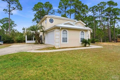 Welcome to this beautifully maintained Mediterranean-style home - photo 4