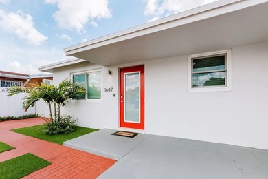 Exceptional income-producing Fourplex offered as part of a - photo 2