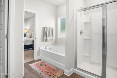 Welcome to this inviting home, where comfort meets thoughtful - photo 22