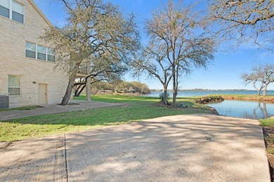 Welcome to one of Lake Buchanan's most impressive waterfront - photo 4