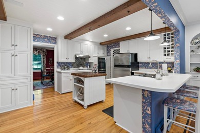 Welcome to 1330 Urbandale Lane in the Hadley Hills neighborhood - photo 5