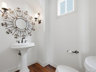 A rare Forester Square trifecta; quality craftsmanship, meets - photo 16