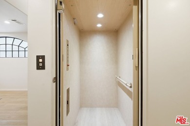 Exceptional Silver Strand residence featuring 4 bedrooms, 3.5 - photo 17