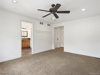 A rare Forester Square trifecta; quality craftsmanship, meets - photo 18