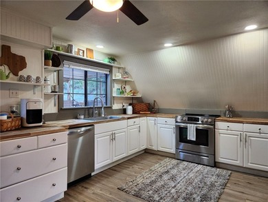 Welcome to your peaceful oasis! This fully updated country lake - photo 19