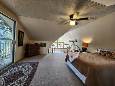 Welcome to your peaceful oasis! This fully updated country lake - photo 22