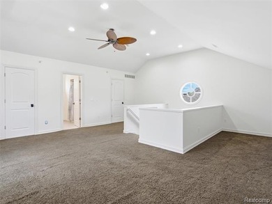 A rare Forester Square trifecta; quality craftsmanship, meets - photo 22