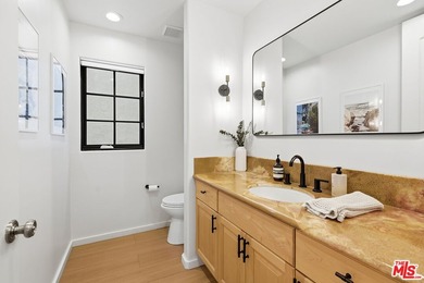 Exceptional Silver Strand residence featuring 4 bedrooms, 3.5 - photo 24