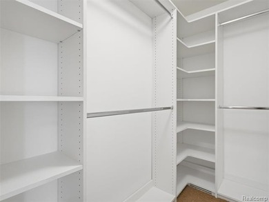 A rare Forester Square trifecta; quality craftsmanship, meets - photo 25