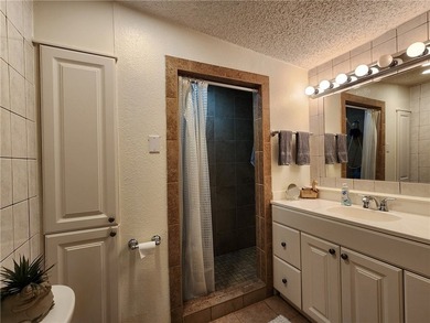 Welcome to your peaceful oasis! This fully updated country lake - photo 27