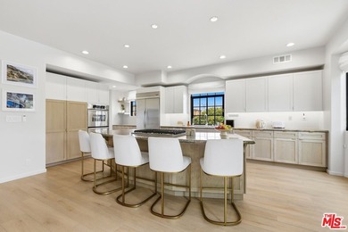 Exceptional Silver Strand residence featuring 4 bedrooms, 3.5 - photo 28