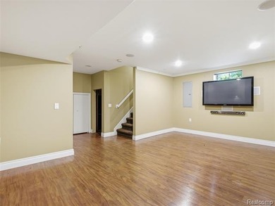 A rare Forester Square trifecta; quality craftsmanship, meets - photo 29