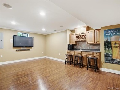 A rare Forester Square trifecta; quality craftsmanship, meets - photo 30