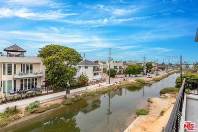 Exceptional Silver Strand residence featuring 4 bedrooms, 3.5 - photo 35