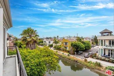 Exceptional Silver Strand residence featuring 4 bedrooms, 3.5 - photo 36
