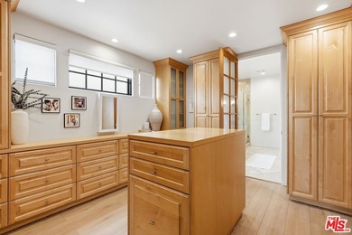 Exceptional Silver Strand residence featuring 4 bedrooms, 3.5 - photo 38