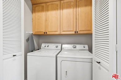 Exceptional Silver Strand residence featuring 4 bedrooms, 3.5 - photo 46