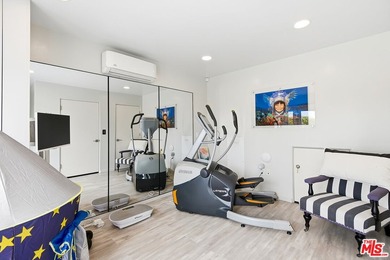 Exceptional Silver Strand residence featuring 4 bedrooms, 3.5 - photo 47