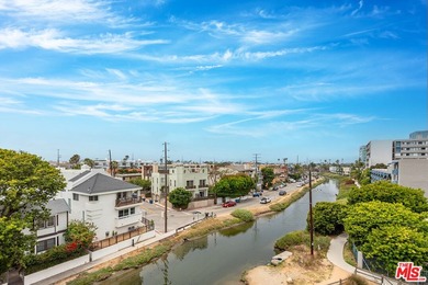 Exceptional Silver Strand residence featuring 4 bedrooms, 3.5 - photo 48
